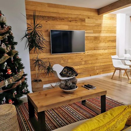 Oroel Apartment Jaca Exterior photo